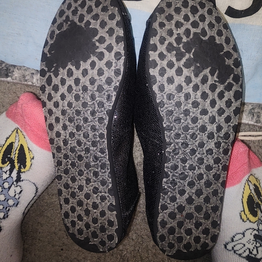 Toms - Picture 3 of 3